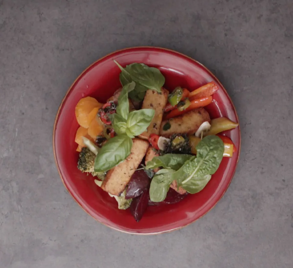 Buddha Bowl with vegan sauce